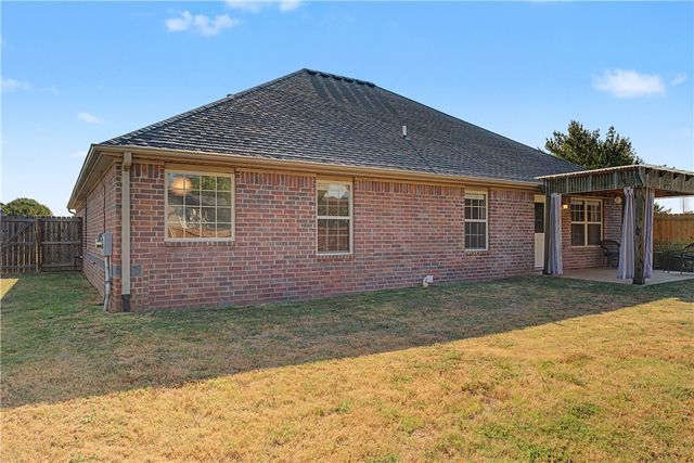 2908 N 18th Street, Rogers, AR 72756