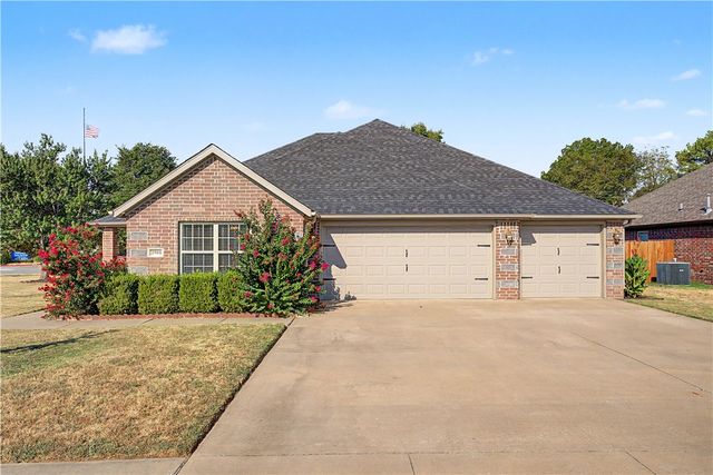 2908 N 18th Street, Rogers, AR 72756