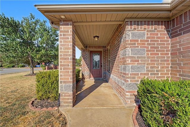 2908 N 18th Street, Rogers, AR 72756