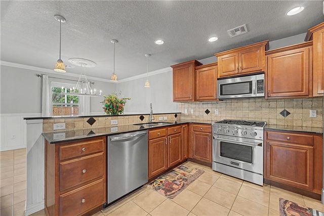 2908 N 18th Street, Rogers, AR 72756
