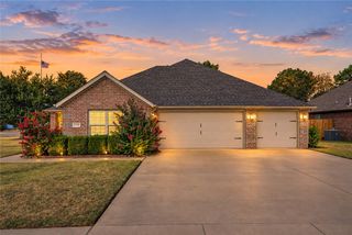 2908 N 18th Street, Rogers, AR 72756