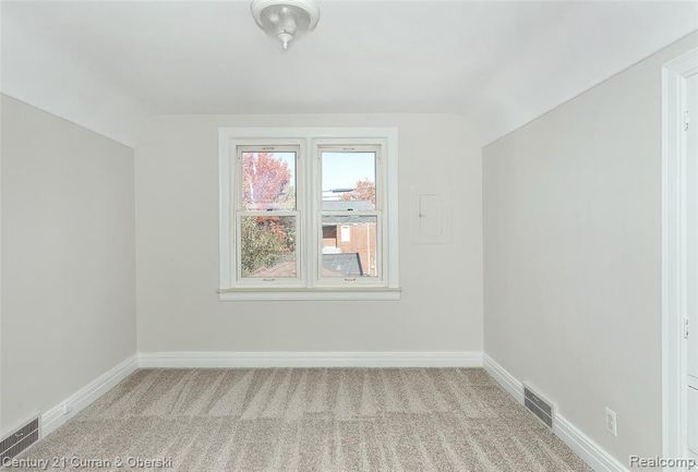 15704 Cleveland Avenue, Allen Park, MI 48101