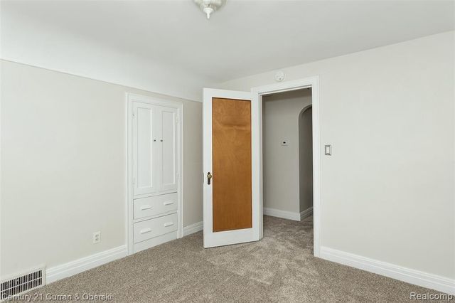 15704 Cleveland Avenue, Allen Park, MI 48101