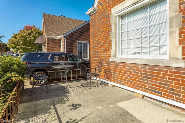 15704 Cleveland Avenue, Allen Park, MI 48101