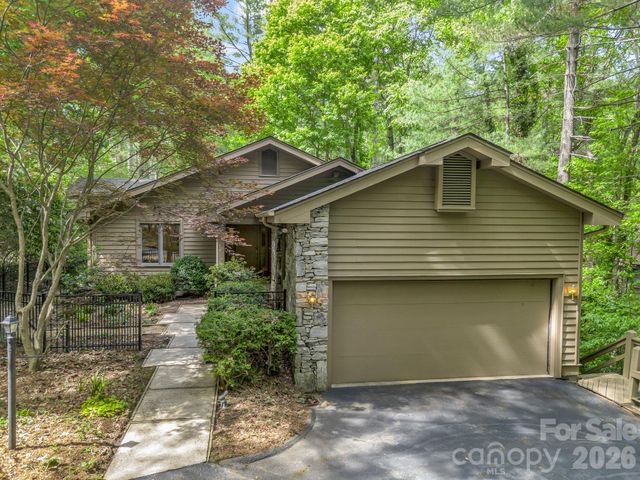 118 Timber Creek Road, Hendersonville, NC 28739