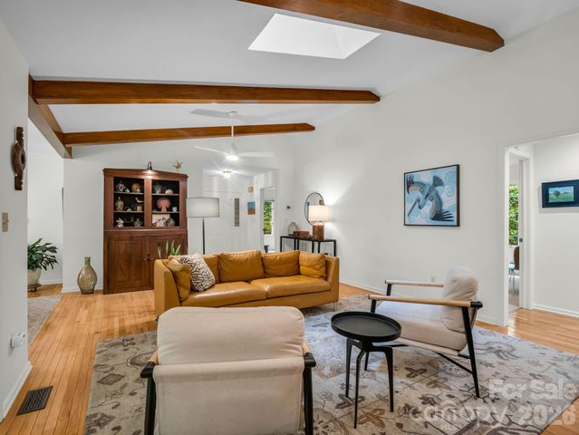 118 Timber Creek Road, Hendersonville, NC 28739