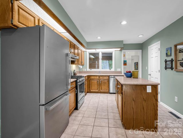 118 Timber Creek Road, Hendersonville, NC 28739