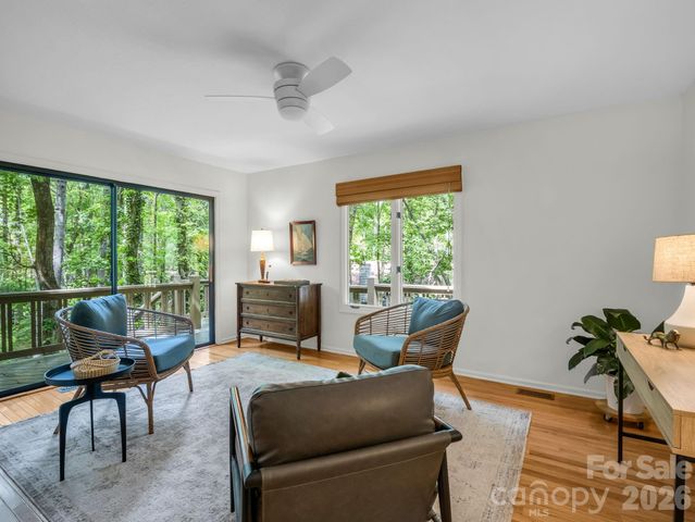 118 Timber Creek Road, Hendersonville, NC 28739