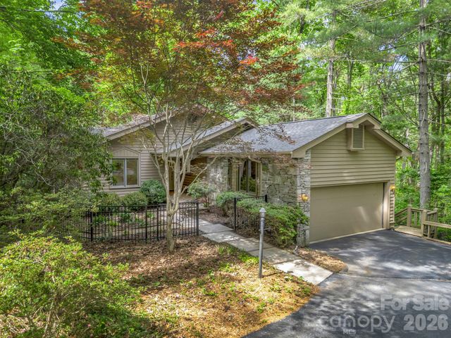 118 Timber Creek Road, Hendersonville, NC 28739
