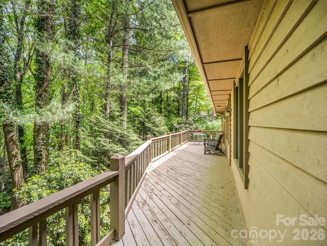 118 Timber Creek Road, Hendersonville, NC 28739