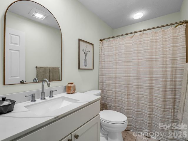 118 Timber Creek Road, Hendersonville, NC 28739