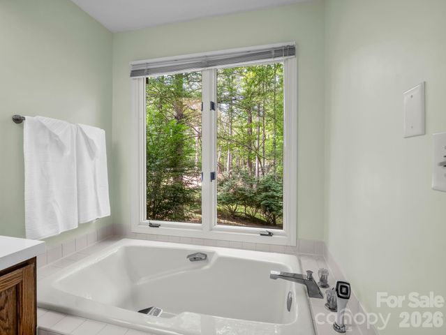 118 Timber Creek Road, Hendersonville, NC 28739