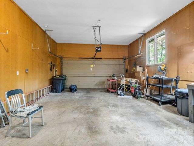 118 Timber Creek Road, Hendersonville, NC 28739