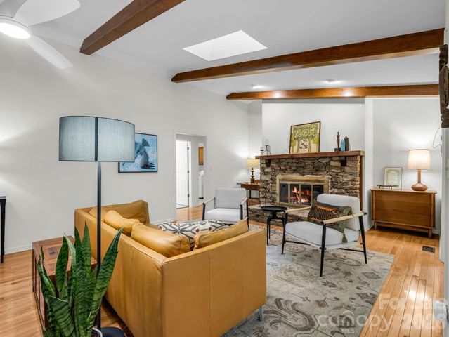 118 Timber Creek Road, Hendersonville, NC 28739