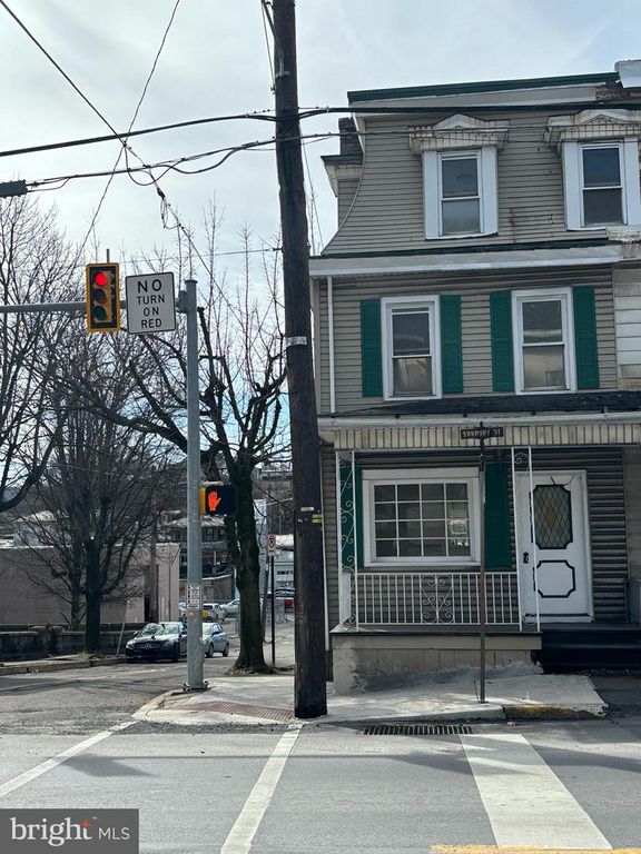 140 E SUNBURY STREET, Shamokin, PA 17872