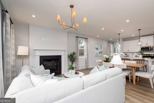 860 Leraes Way, Loganville, GA 30052