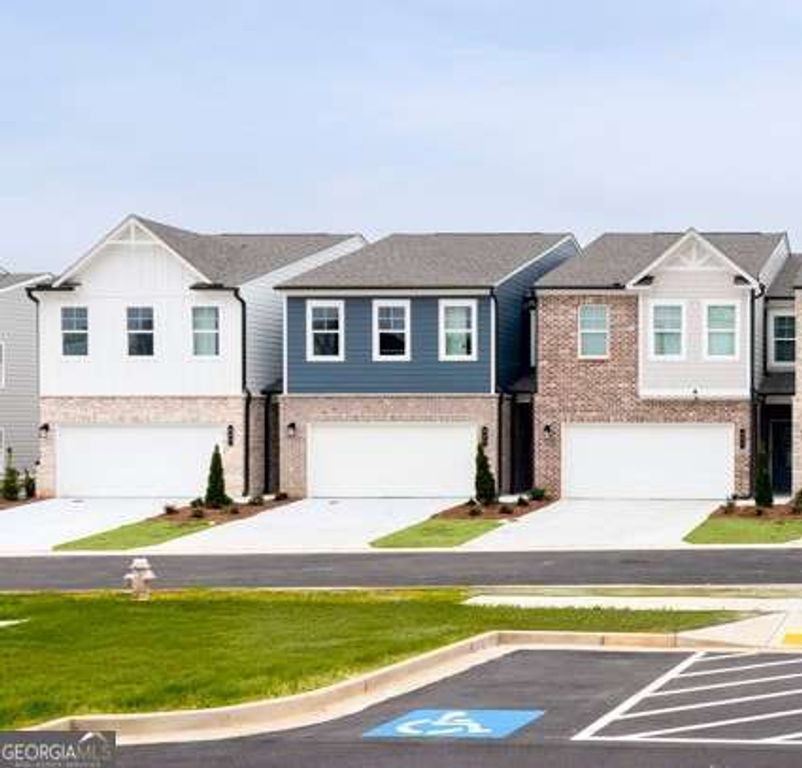 860 Leraes Way, Loganville, GA 30052