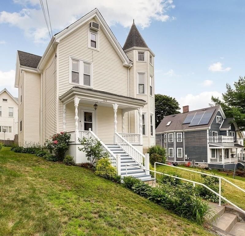 109 Walnut St, Malden, MA 02148