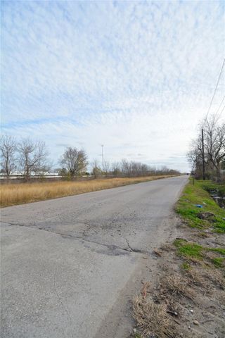 14811 W Hardy Road, Houston, TX 77060