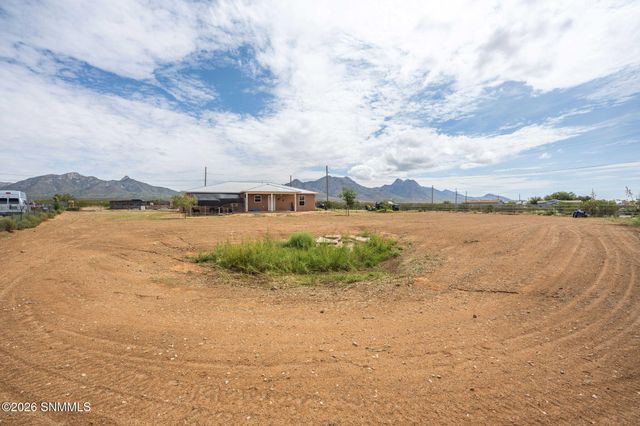 7245 Brahman Road, Las Cruces, NM 88012