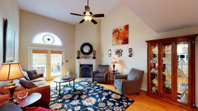 10661 Hollow Tree Road, Orland Park, IL 60462