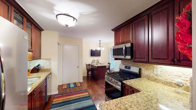 10661 Hollow Tree Road, Orland Park, IL 60462