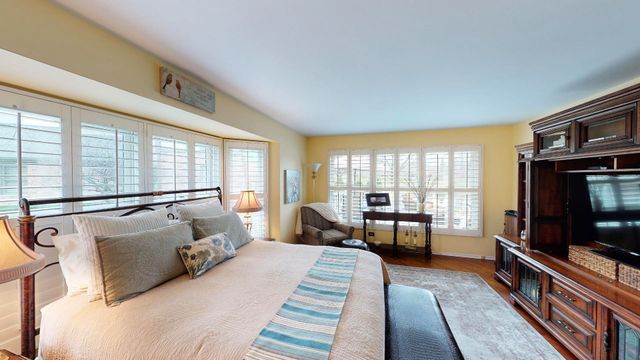 10661 Hollow Tree Road, Orland Park, IL 60462