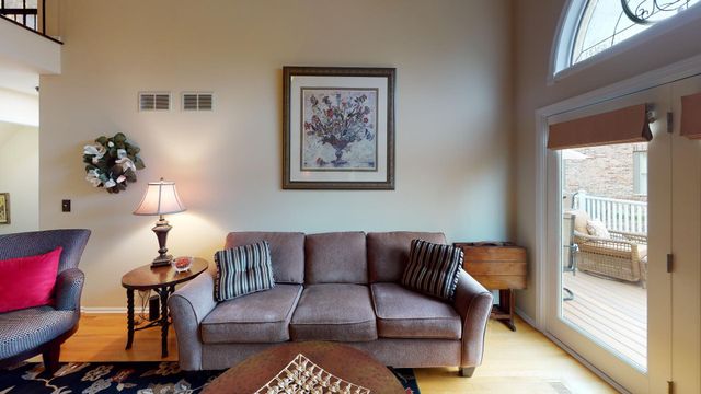 10661 Hollow Tree Road, Orland Park, IL 60462