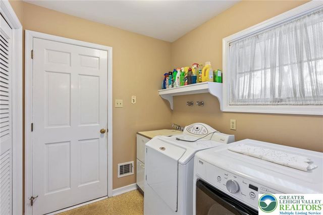 922 Wedgewood Road, Hanover Twp, PA 18017