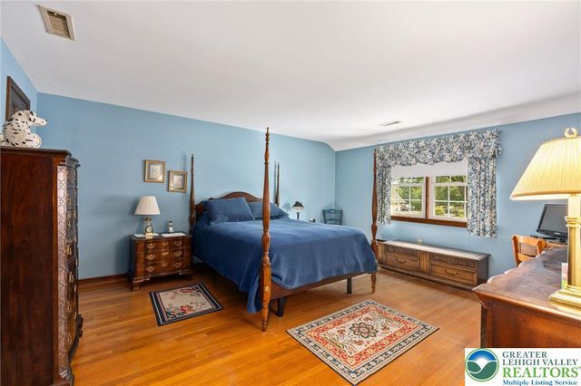 922 Wedgewood Road, Hanover Twp, PA 18017