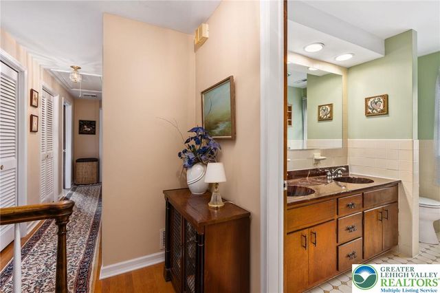 922 Wedgewood Road, Hanover Twp, PA 18017