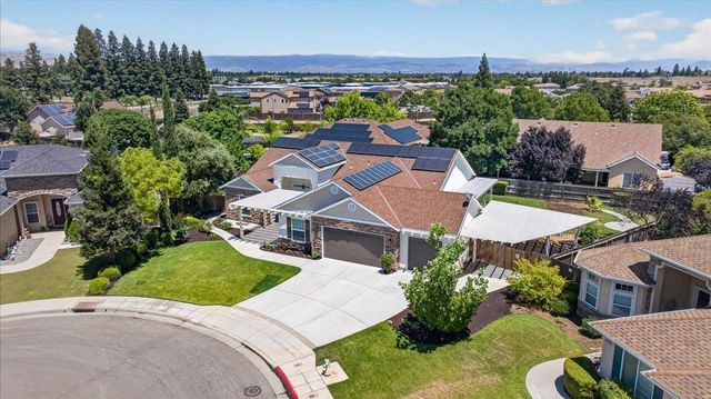 103 W Polson Avenue, Clovis, CA 93612