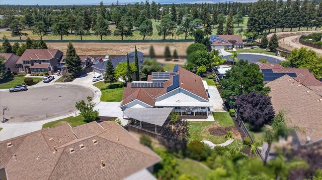 103 W Polson Avenue, Clovis, CA 93612
