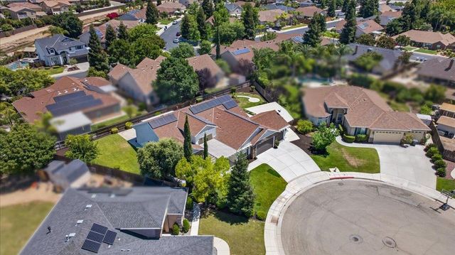 103 W Polson Avenue, Clovis, CA 93612