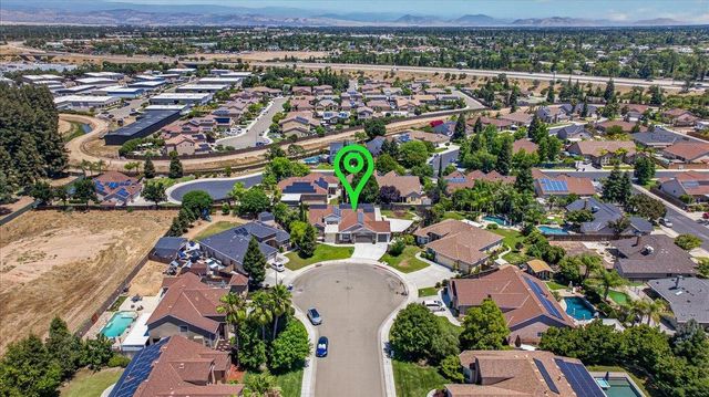 103 W Polson Avenue, Clovis, CA 93612
