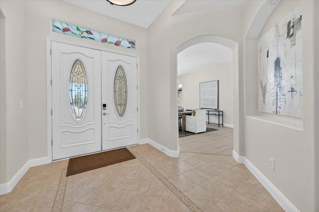 103 W Polson Avenue, Clovis, CA 93612