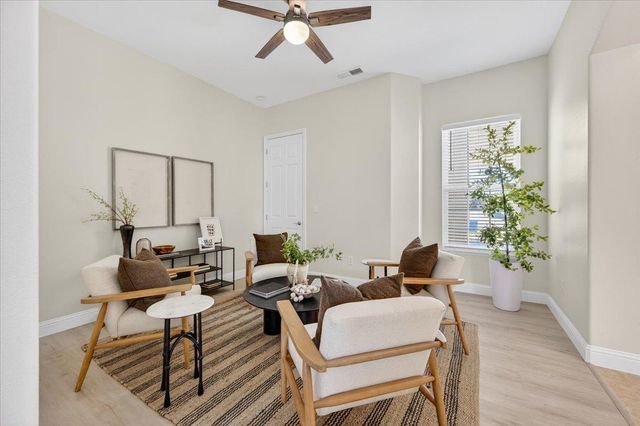 103 W Polson Avenue, Clovis, CA 93612