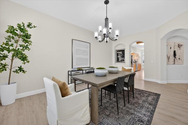 103 W Polson Avenue, Clovis, CA 93612