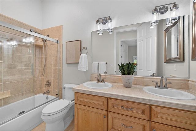 103 W Polson Avenue, Clovis, CA 93612