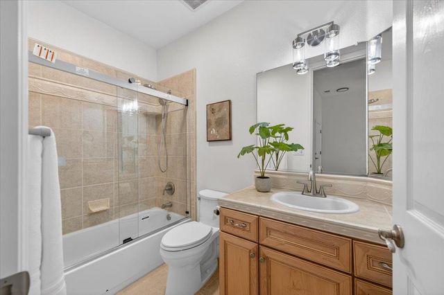 103 W Polson Avenue, Clovis, CA 93612
