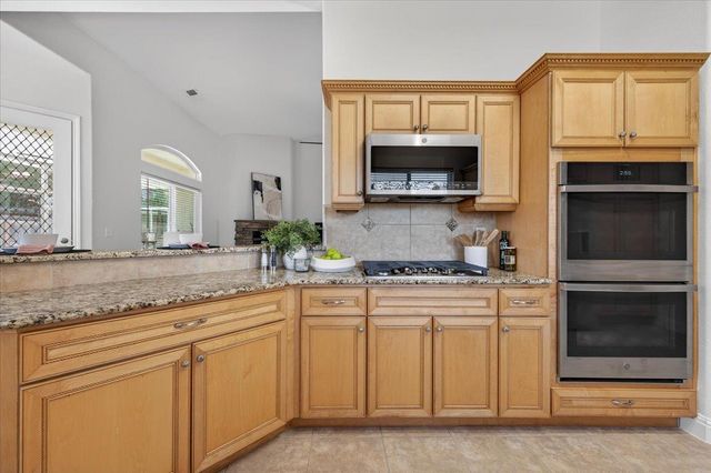 103 W Polson Avenue, Clovis, CA 93612