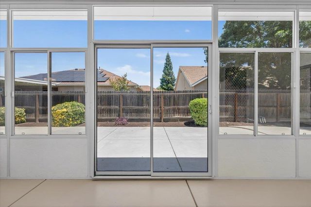 103 W Polson Avenue, Clovis, CA 93612