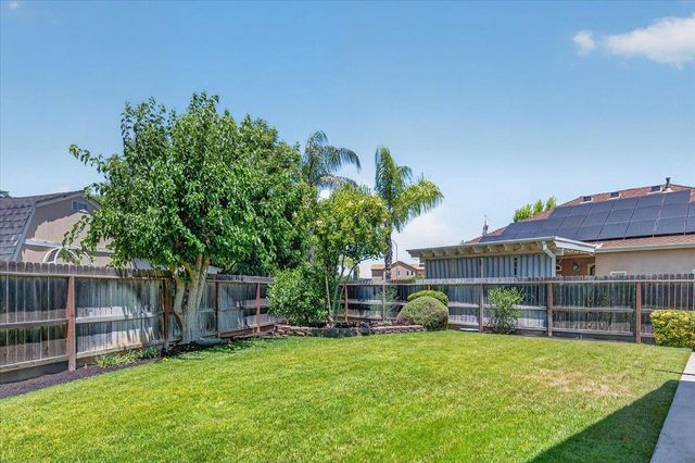 103 W Polson Avenue, Clovis, CA 93612