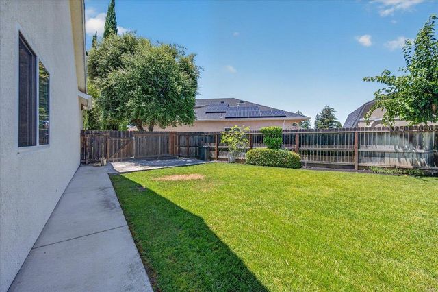 103 W Polson Avenue, Clovis, CA 93612