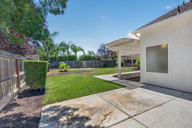 103 W Polson Avenue, Clovis, CA 93612