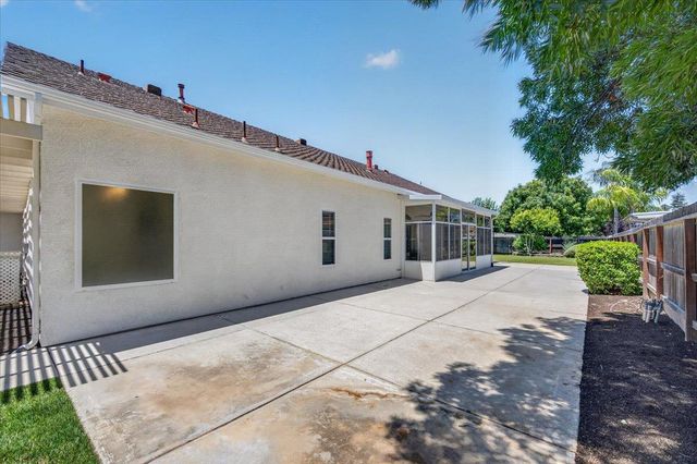 103 W Polson Avenue, Clovis, CA 93612