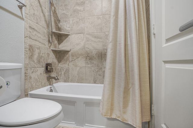 5811 Willow Park Terrace Lane, Houston, TX 77365