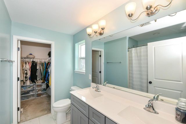 529 Arbor Ridge DRIVE, Delavan, WI 53115