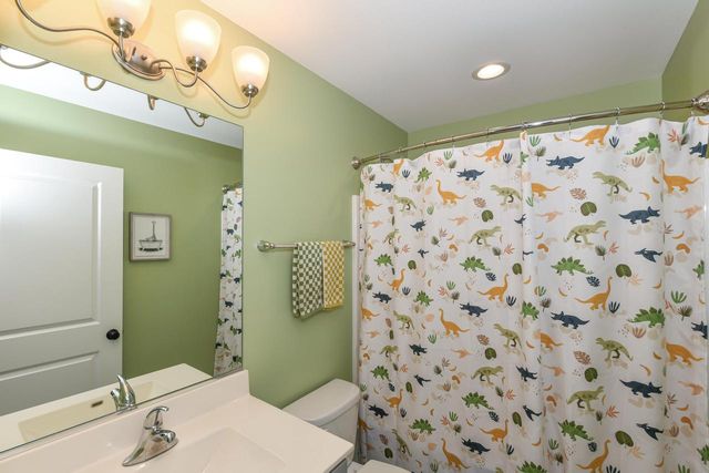 529 Arbor Ridge DRIVE, Delavan, WI 53115