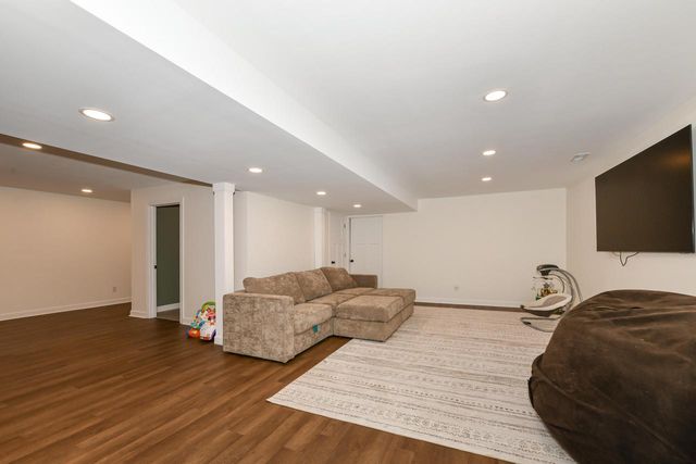 529 Arbor Ridge DRIVE, Delavan, WI 53115